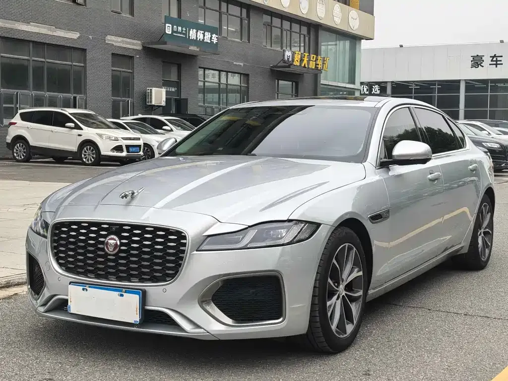 Jaguar XFL — фото 1