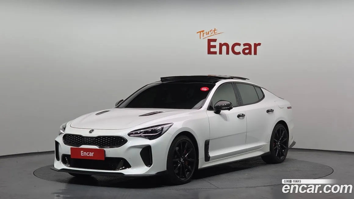 Kia Stinger — фото 1