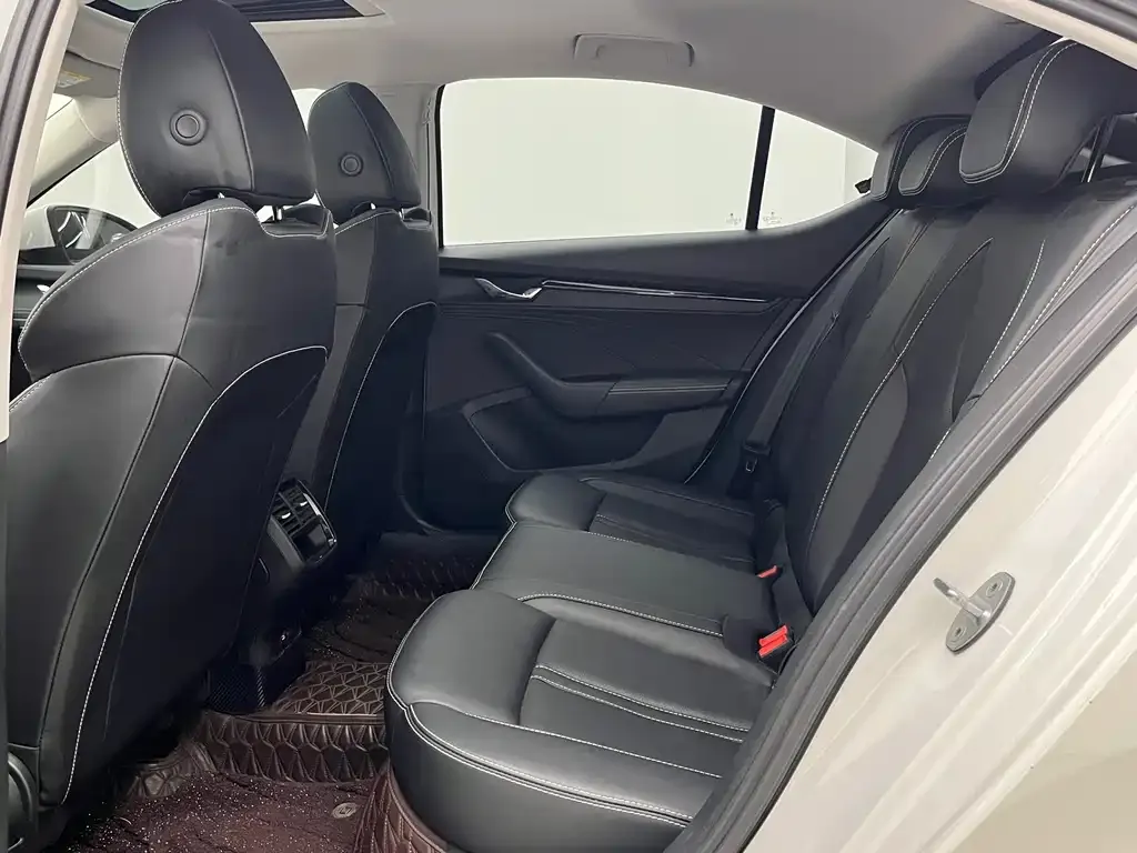 Skoda Octavia — фото 9