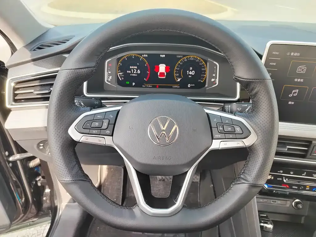 Volkswagen Tiguan L — фото 4