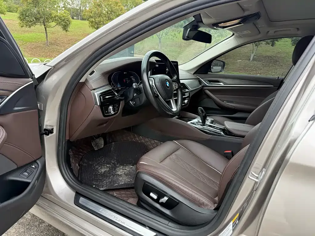 BMW 5 Series New Energy — фото 2