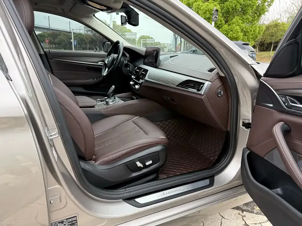 BMW 5 Series New Energy — фото 7