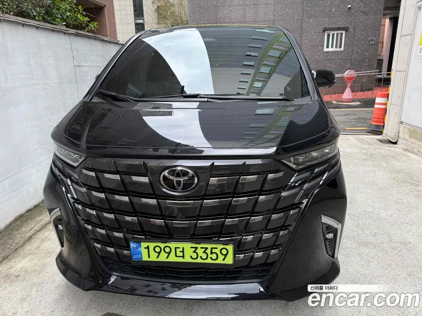 Toyota Alphard — фото 10