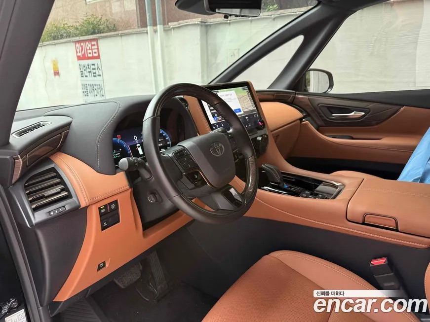 Toyota Alphard — фото 4