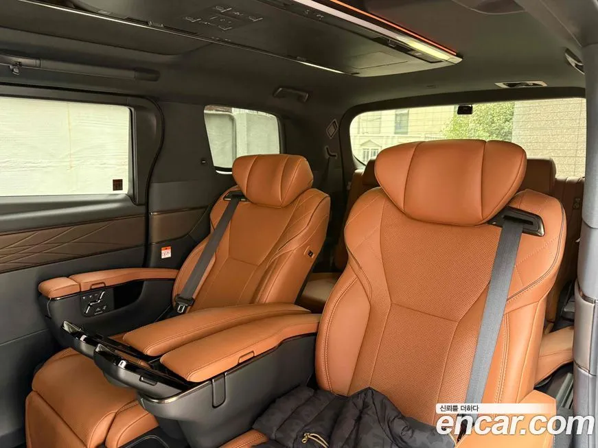Toyota Alphard — фото 5