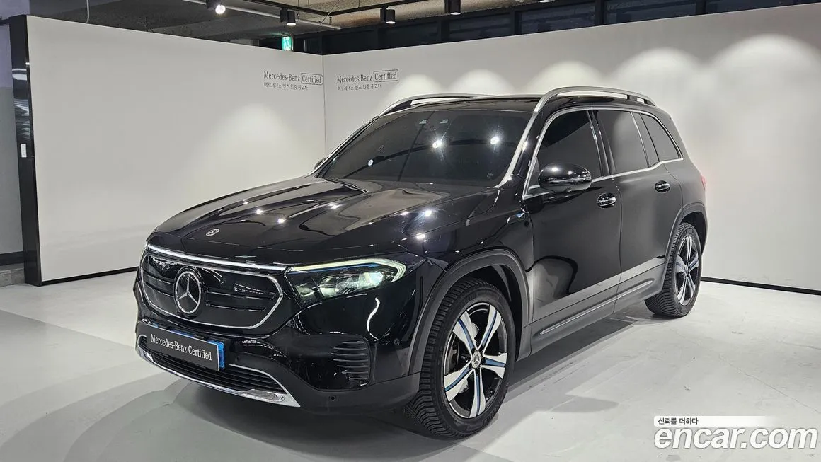 Mercedes-Benz EQB — фото 1