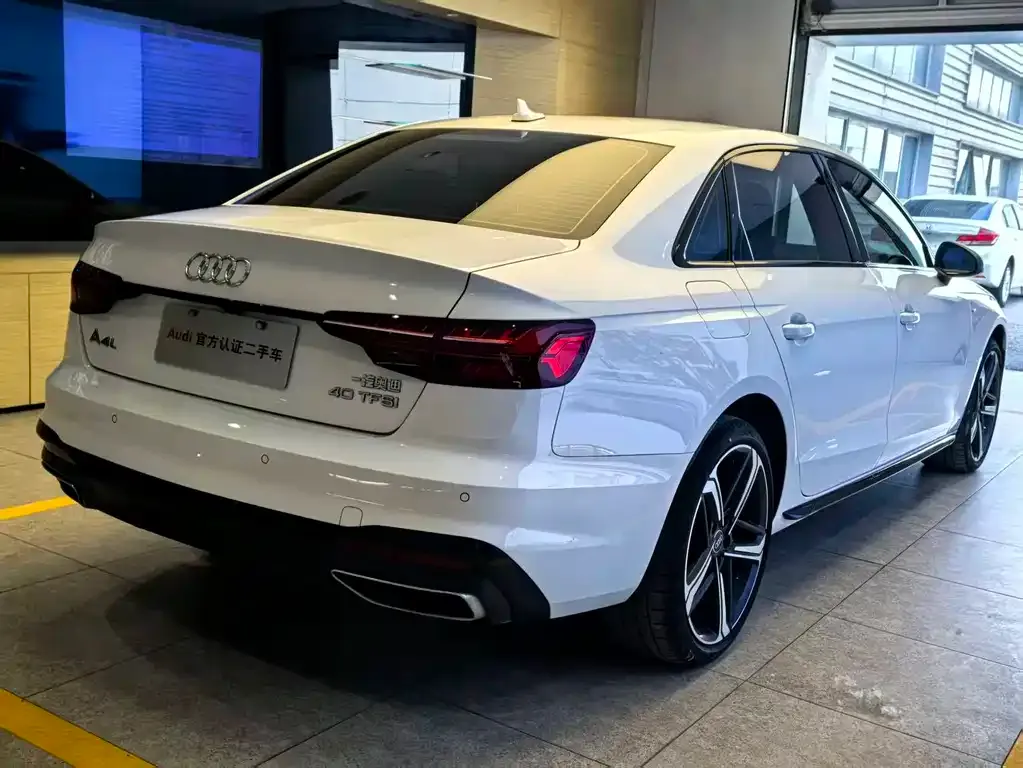 Audi A4L — фото 4
