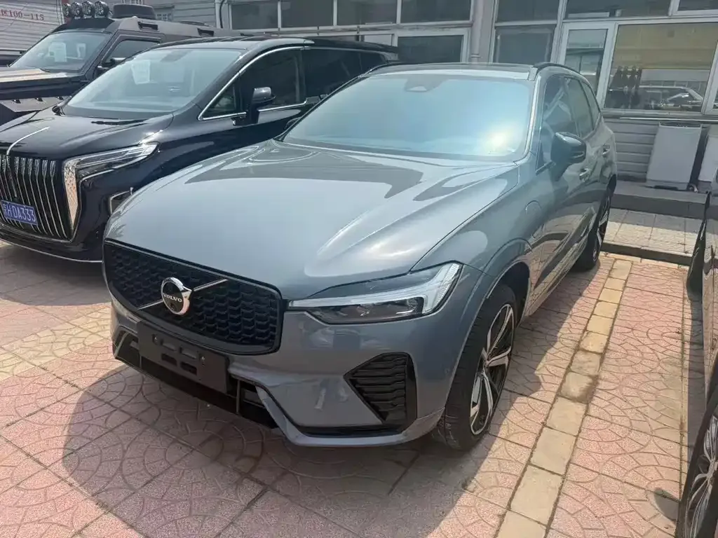 Volvo XC60 PHEV — фото 1