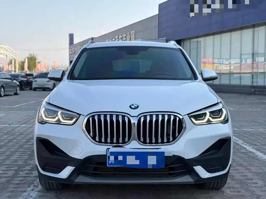 BMW X1 — фото 1