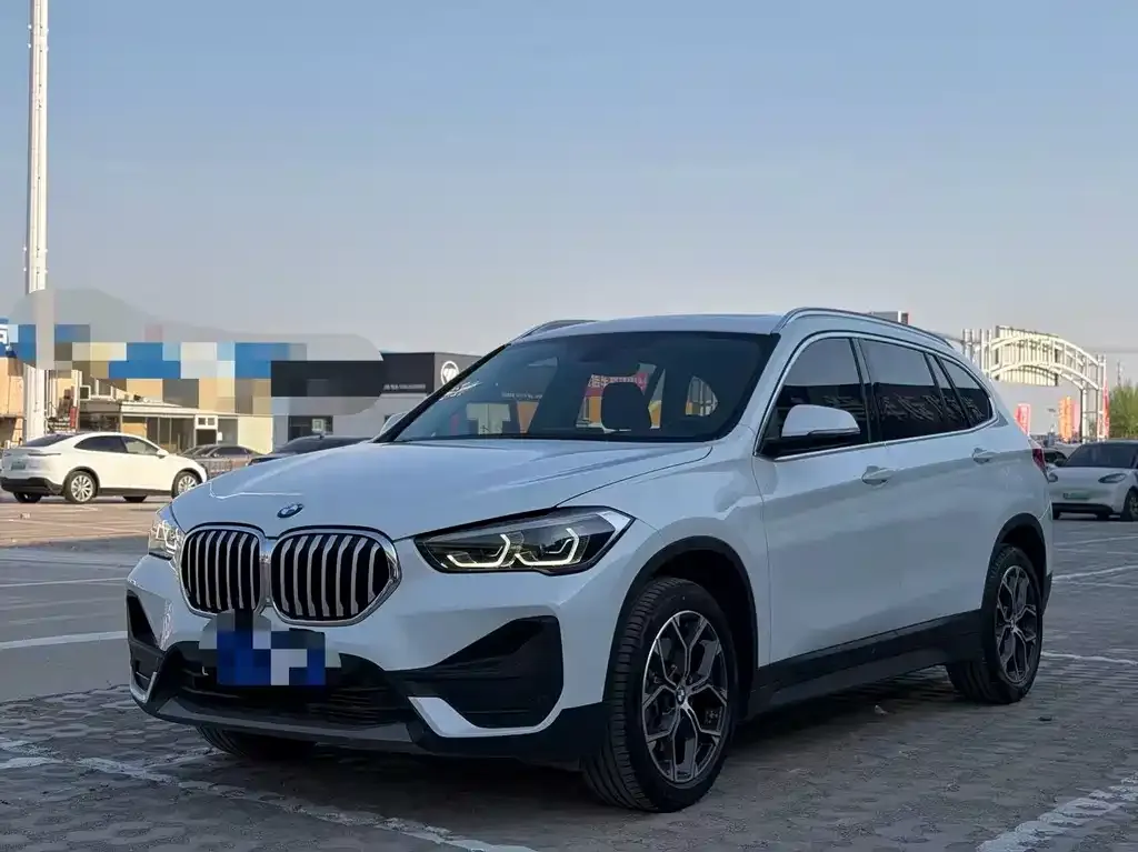 BMW X1 — фото 9