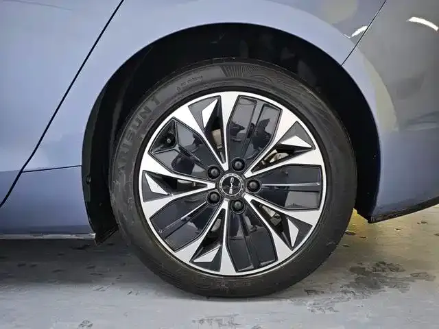 BYD Seal — фото 7