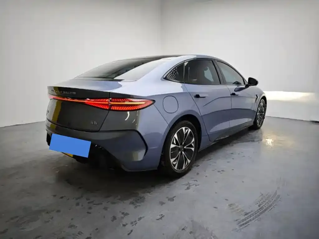 BYD Seal — фото 9