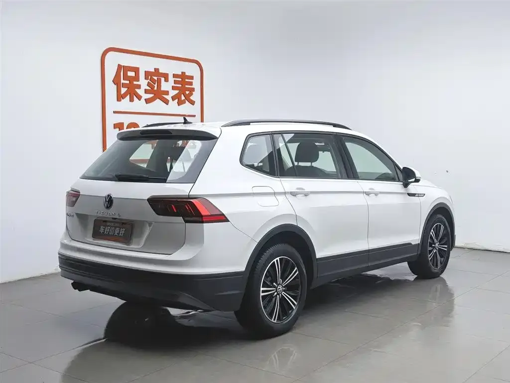 Volkswagen Tiguan L — фото 6
