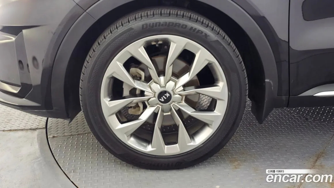 Kia Sorento — фото 9