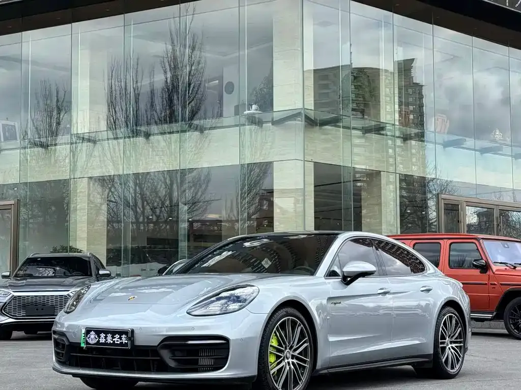 Porsche Panamera Hybrid — фото 1