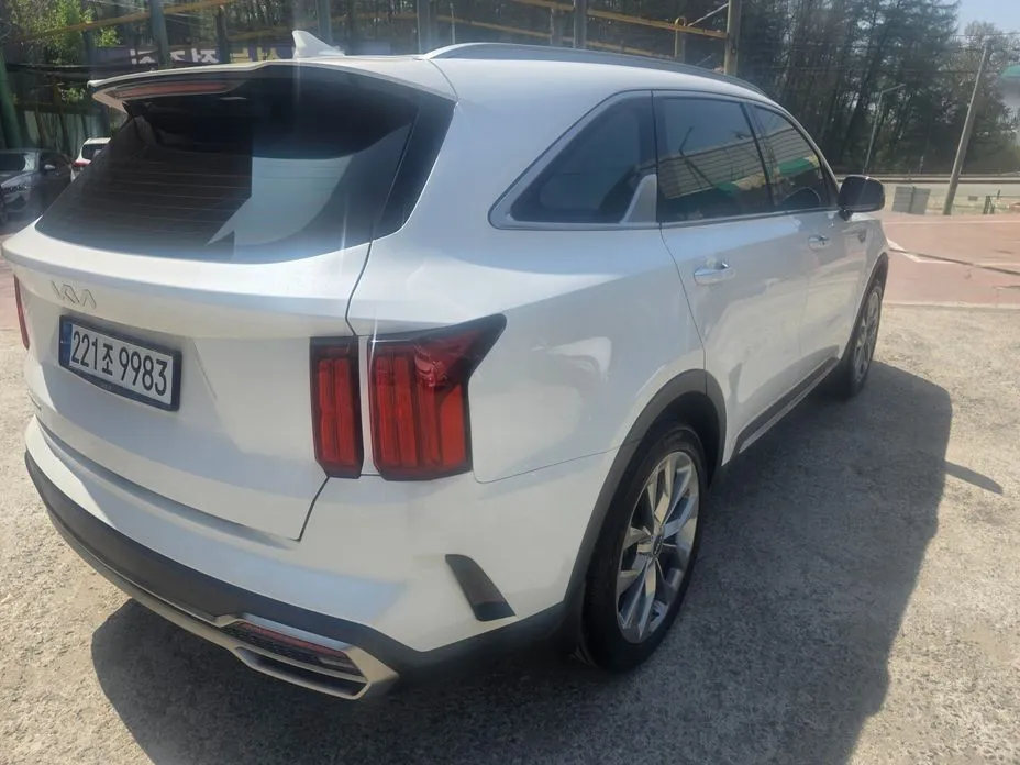 Kia Sorento — фото 6