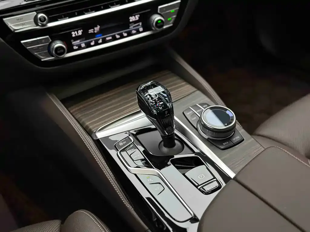 BMW 5 Series — фото 5