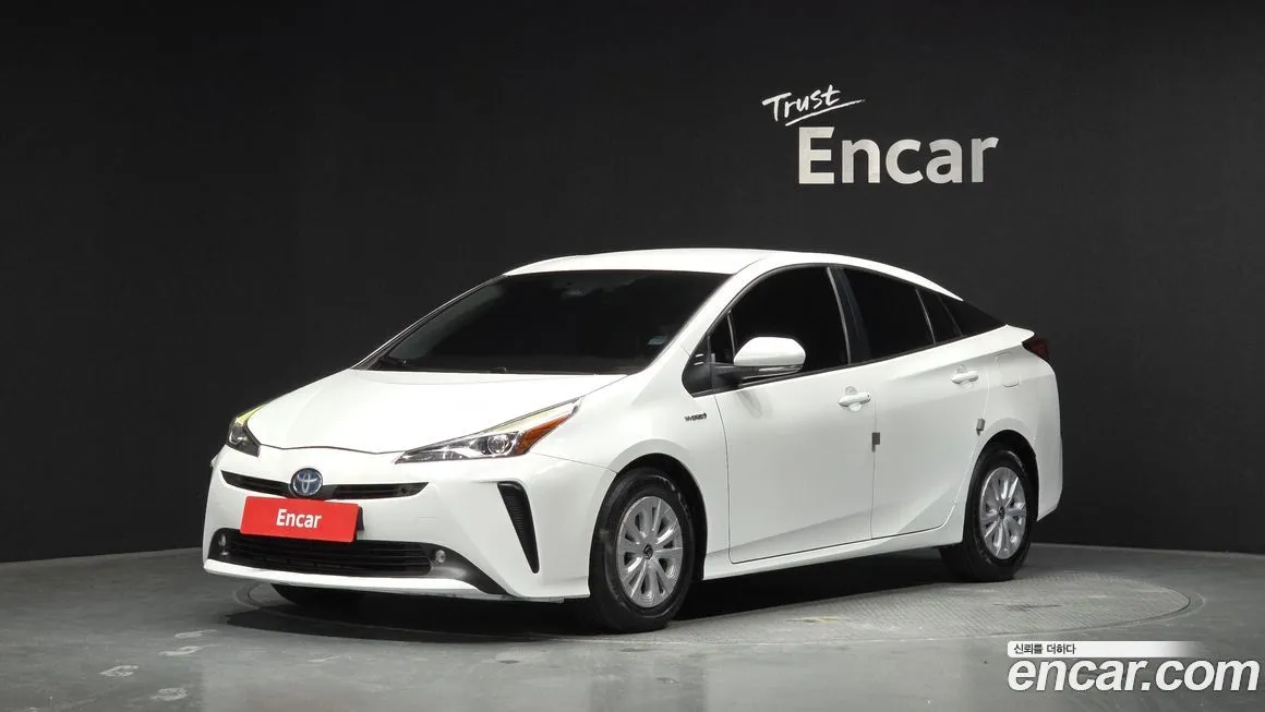 Toyota Prius — фото 1