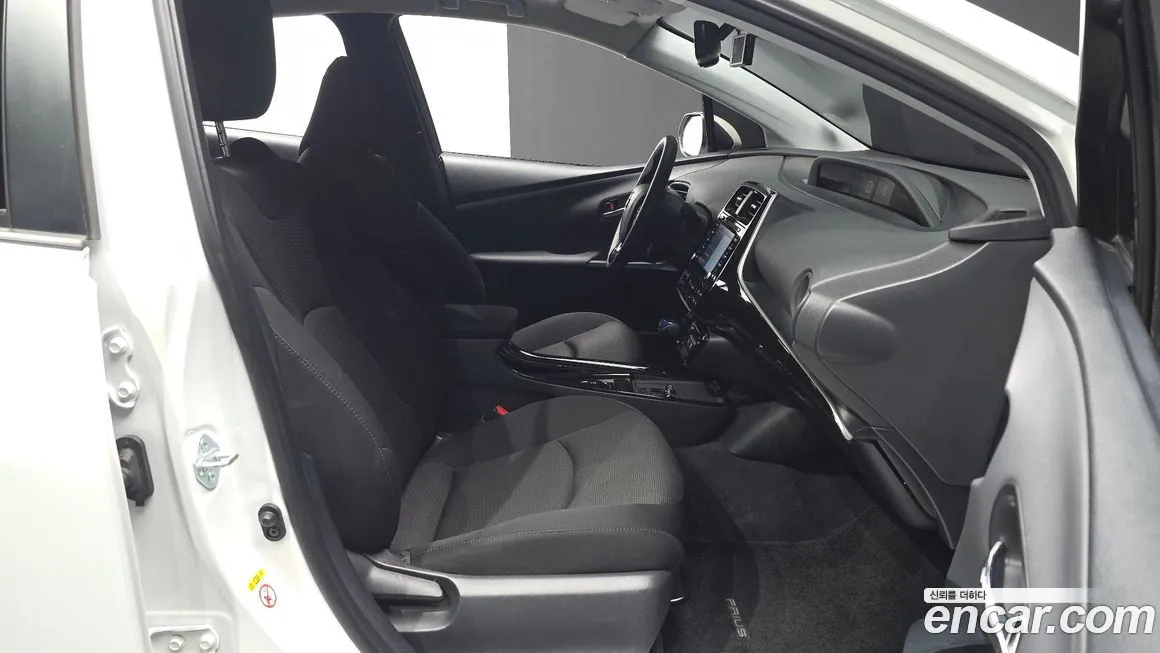 Toyota Prius — фото 6