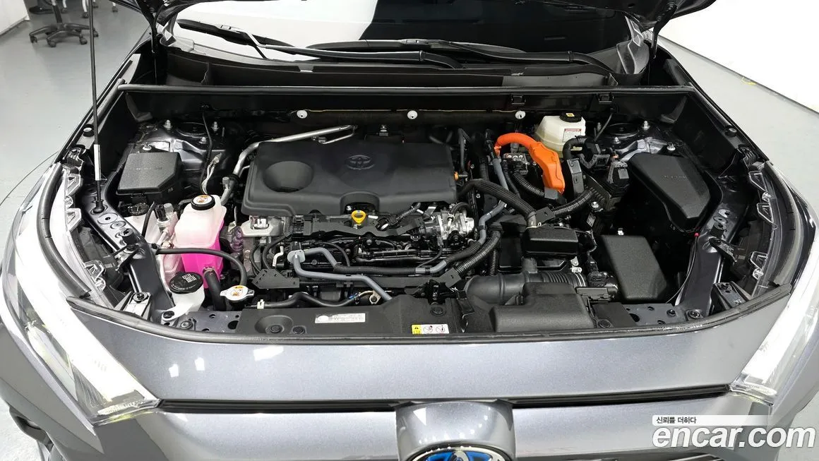 Toyota RAV4 — фото 9