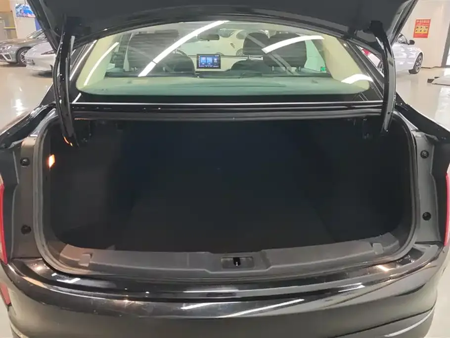 Hongqi E-QM5 — фото 2
