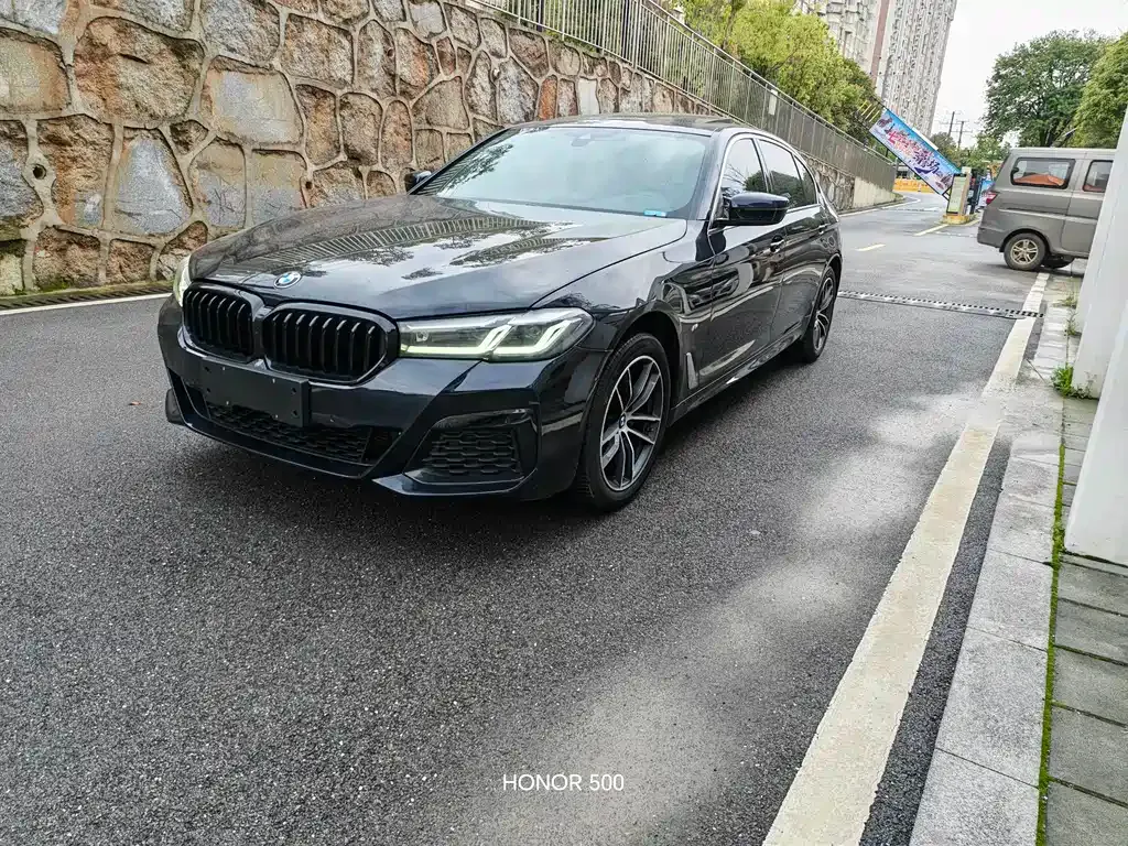 BMW 5 Series — фото 1