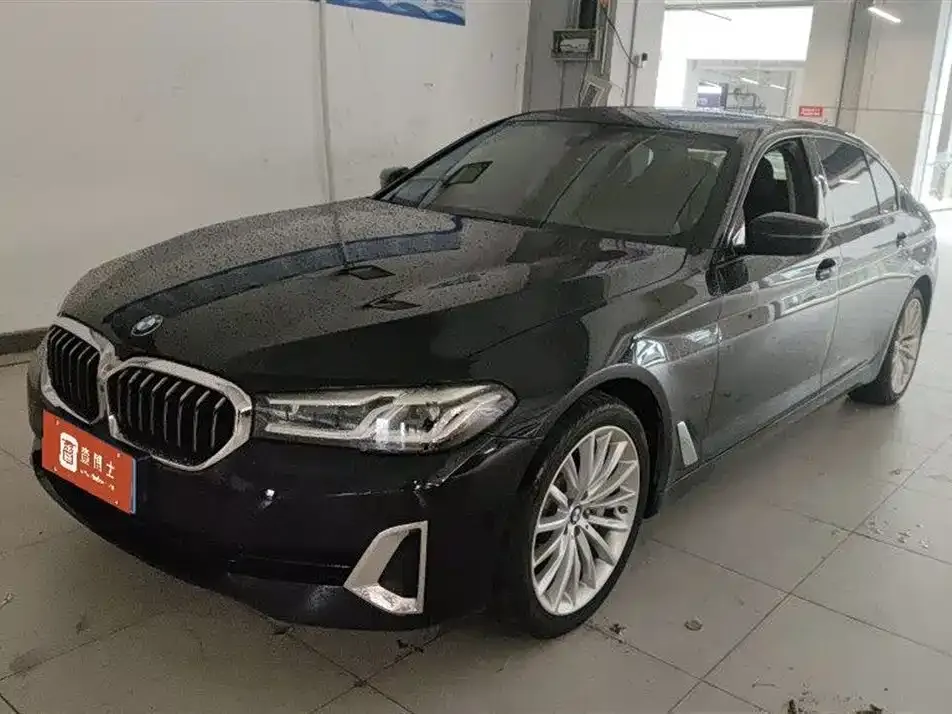 BMW 5 Series — фото 1