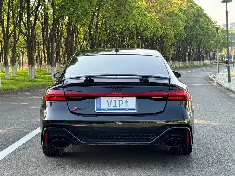 Audi A7 — фото 9