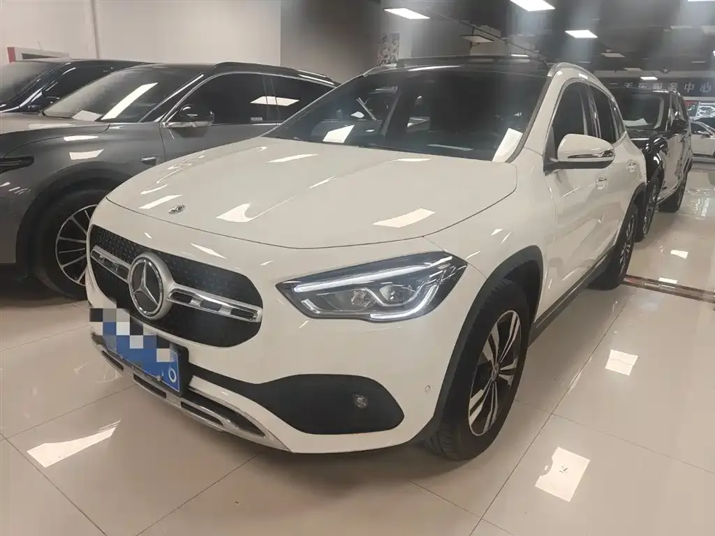 Mercedes-Benz GLA — фото 1