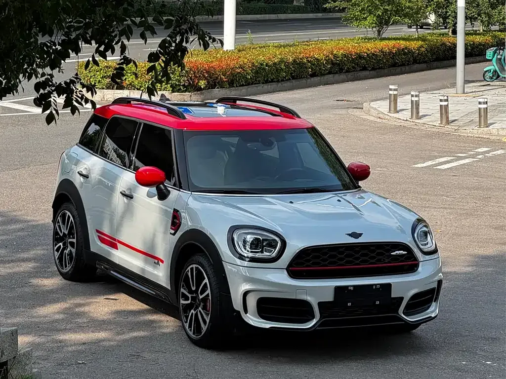 MINI Countryman JCW — фото 1