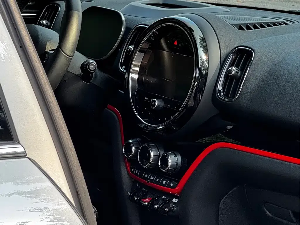 MINI Countryman JCW — фото 2