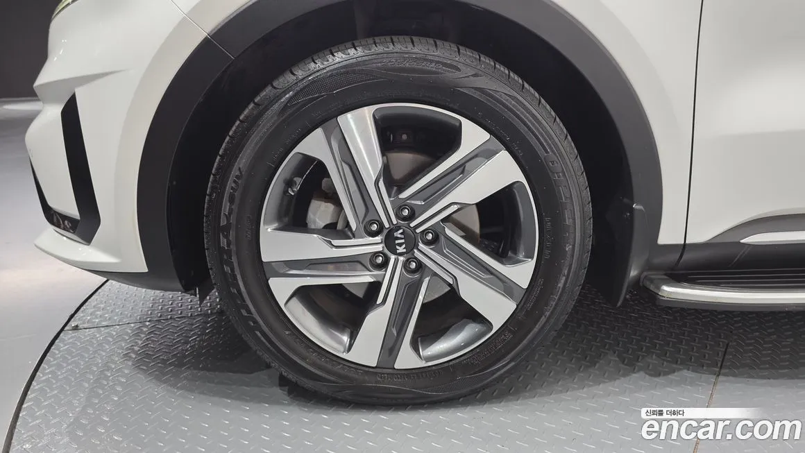 Kia Sorento — фото 8