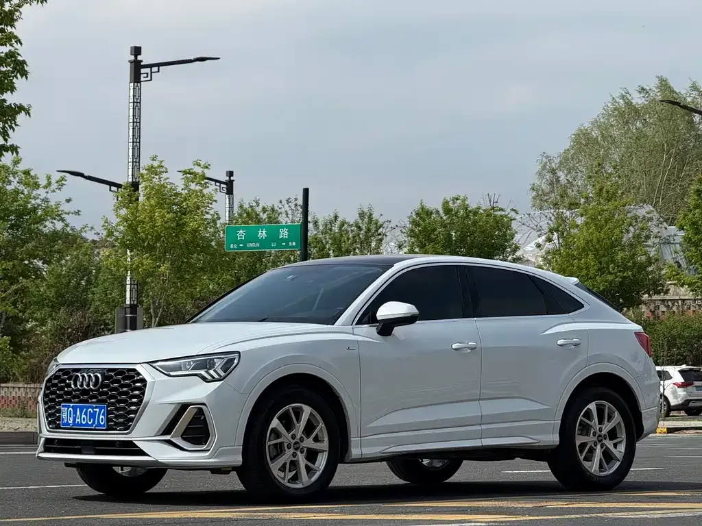 Audi Q3 Sportback — фото 1