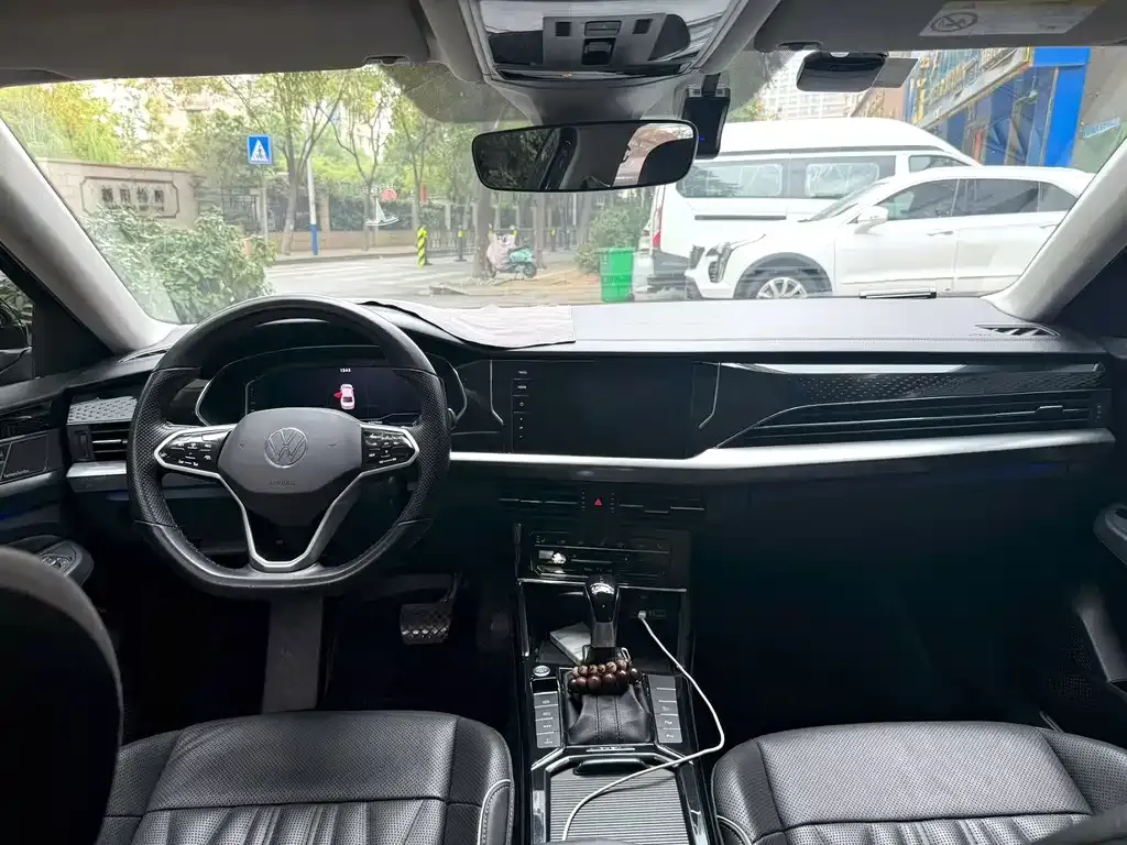 Volkswagen Passat New Energy — фото 2