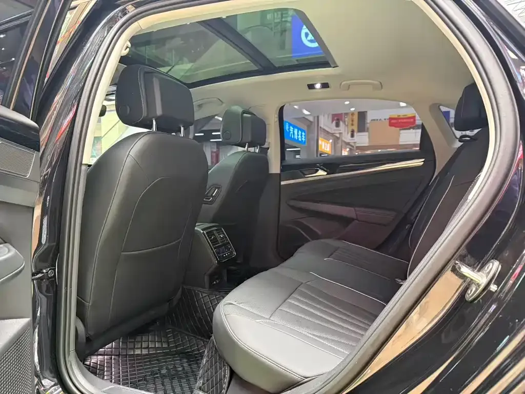 Volkswagen Passat — фото 7