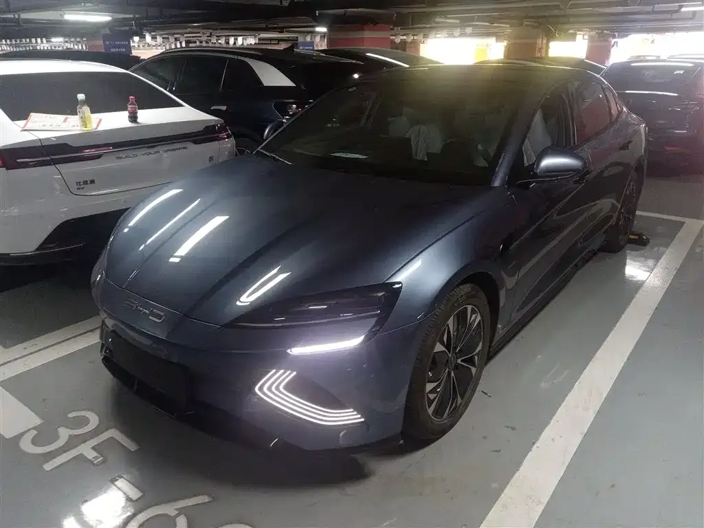 BYD Seal — фото 1