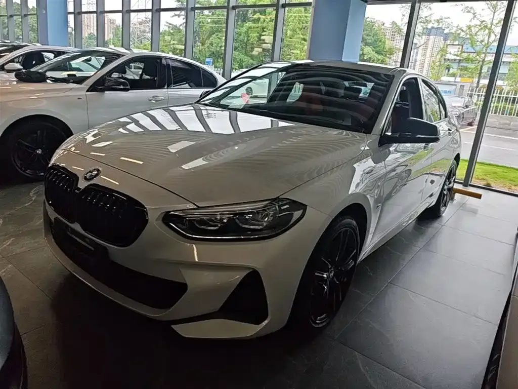 BMW 1 Series — фото 1