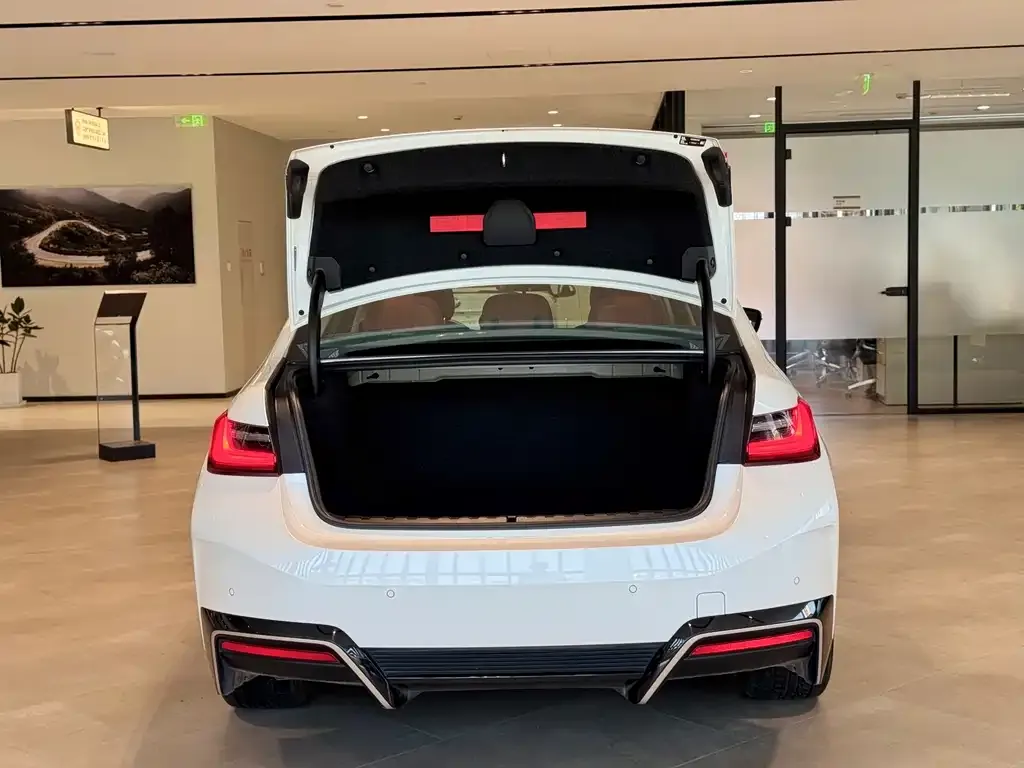 BMW i3 — фото 7