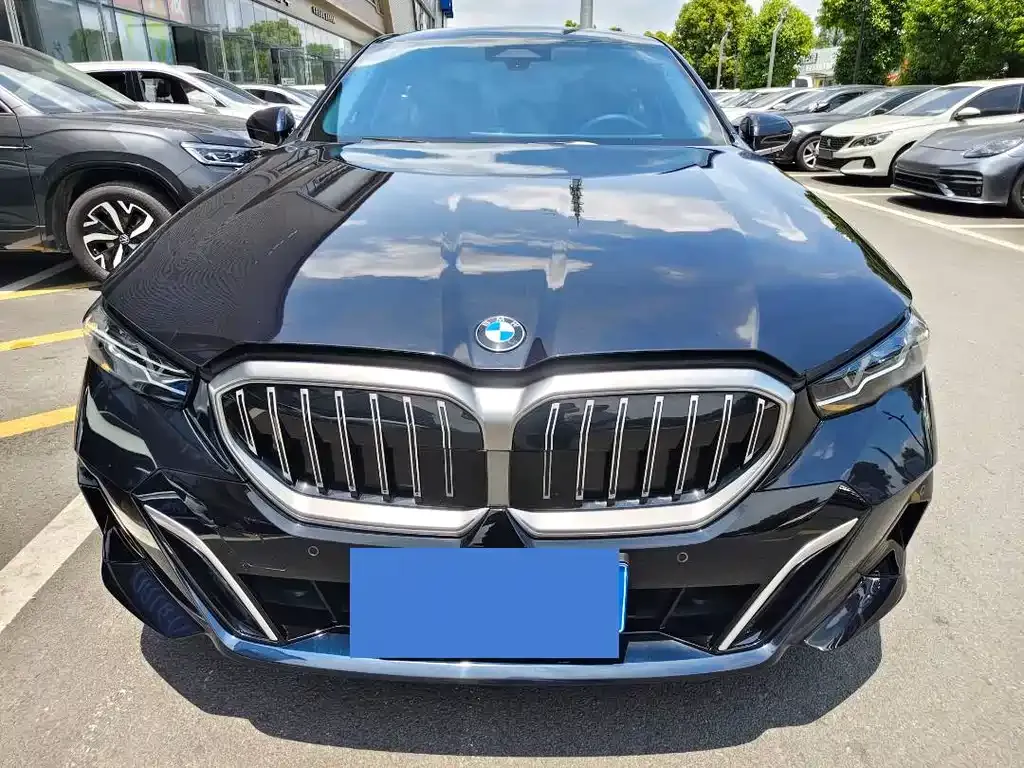 BMW 5 Series — фото 10
