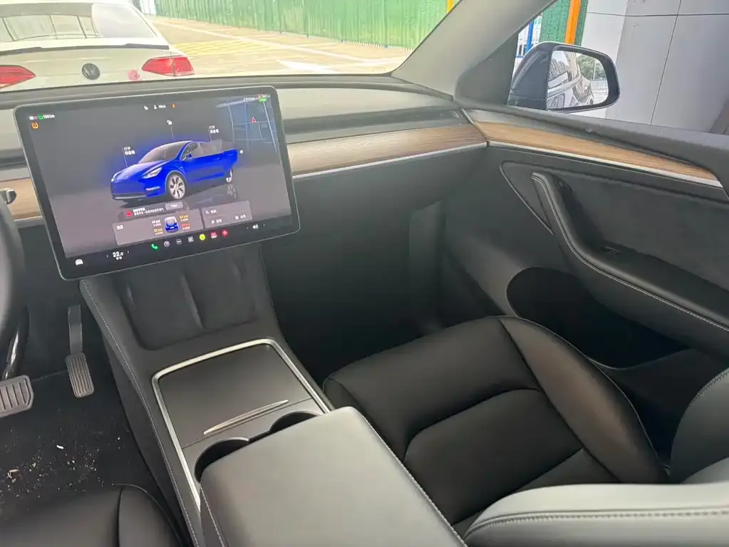 Tesla Model Y — фото 4