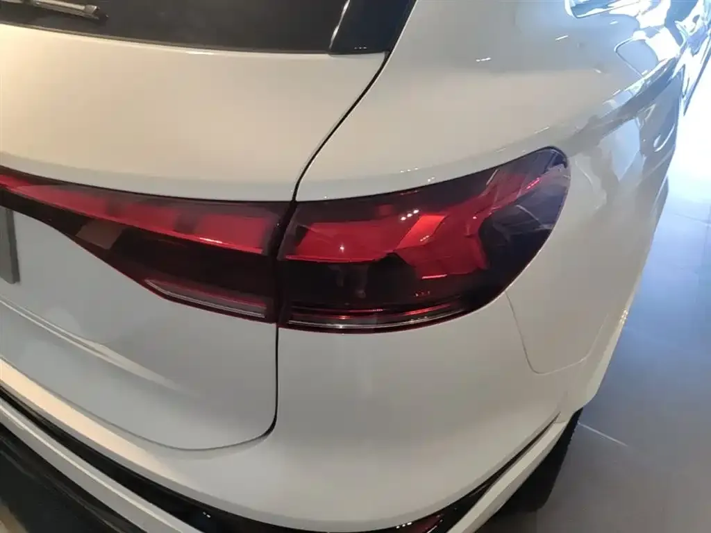Audi Q6L e-tron — фото 6