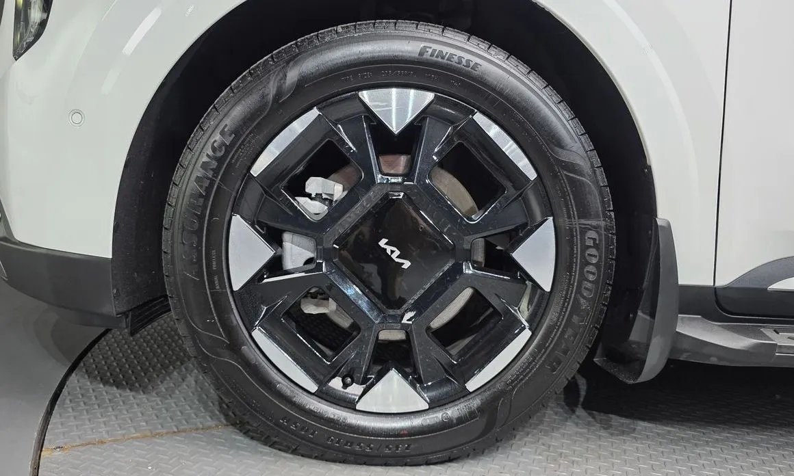Kia Carnival — фото 10