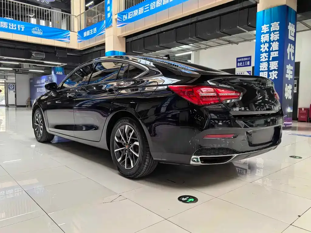 Hongqi H5 — фото 4