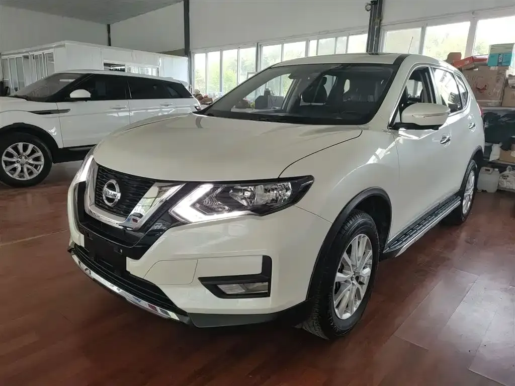 Nissan X-Trail — фото 1