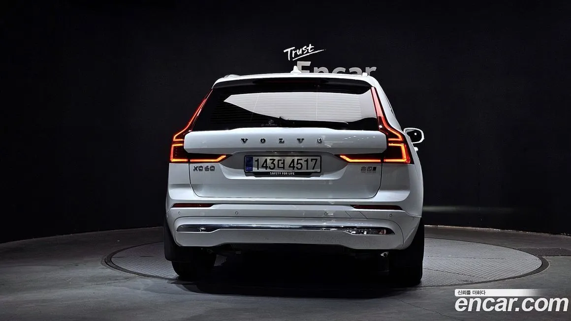 Volvo XC60 — фото 9