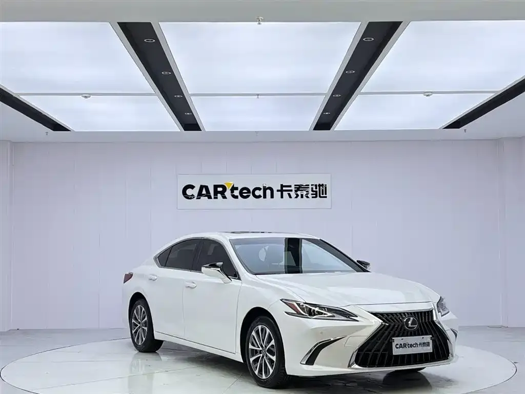 Lexus ES — фото 10