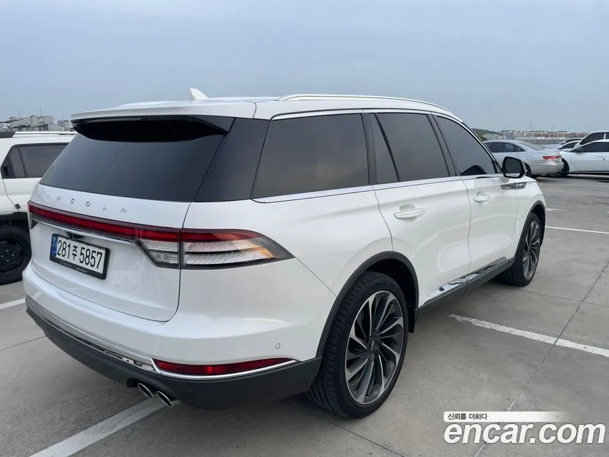 Lincoln Aviator — фото 9