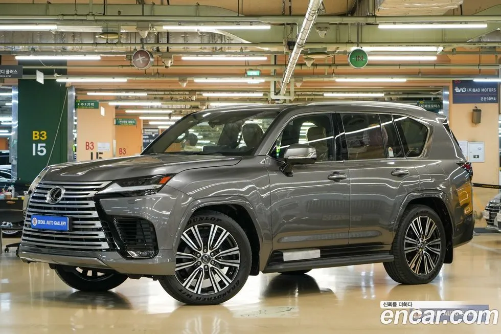 Lexus LX — фото 1