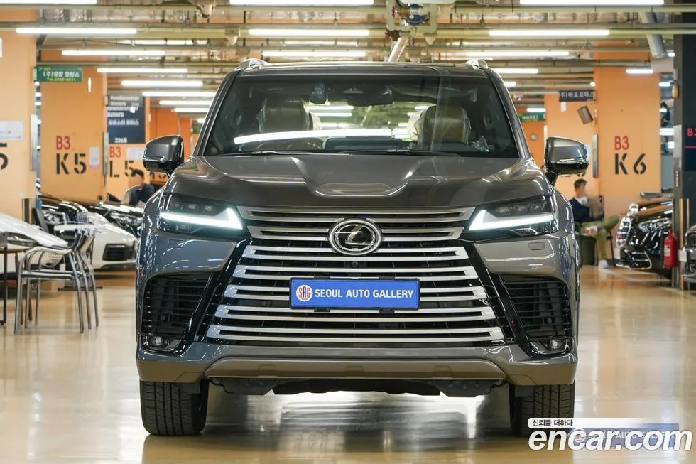 Lexus LX — фото 10