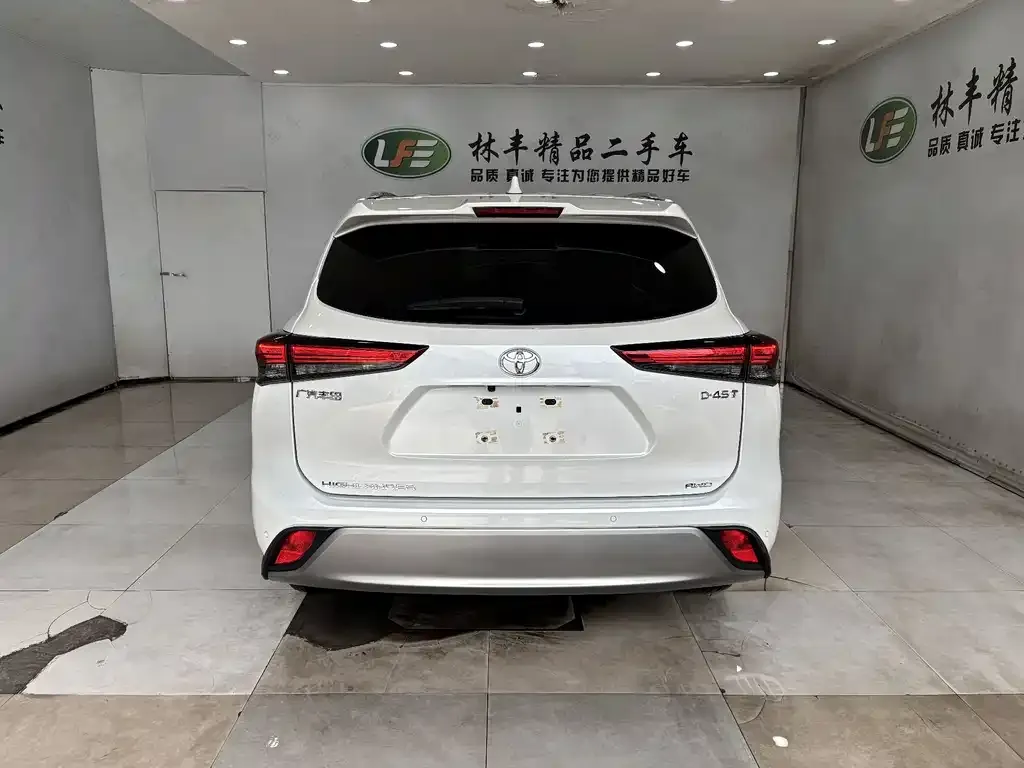 Toyota Highlander — фото 5